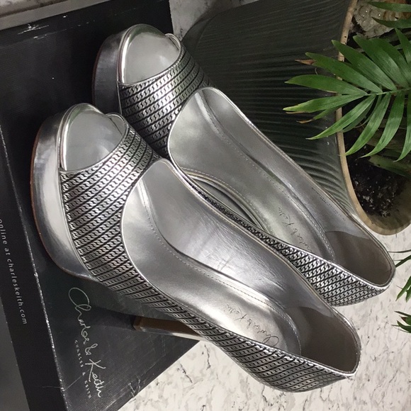 Silver platform peep toe pumps-size 40 - Picture 3 of 7
